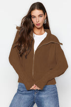 Açık Kahverengi Geniş Kalıp Devrik Yaka Fermuarlı Triko Hırka TWOAW24HI00072