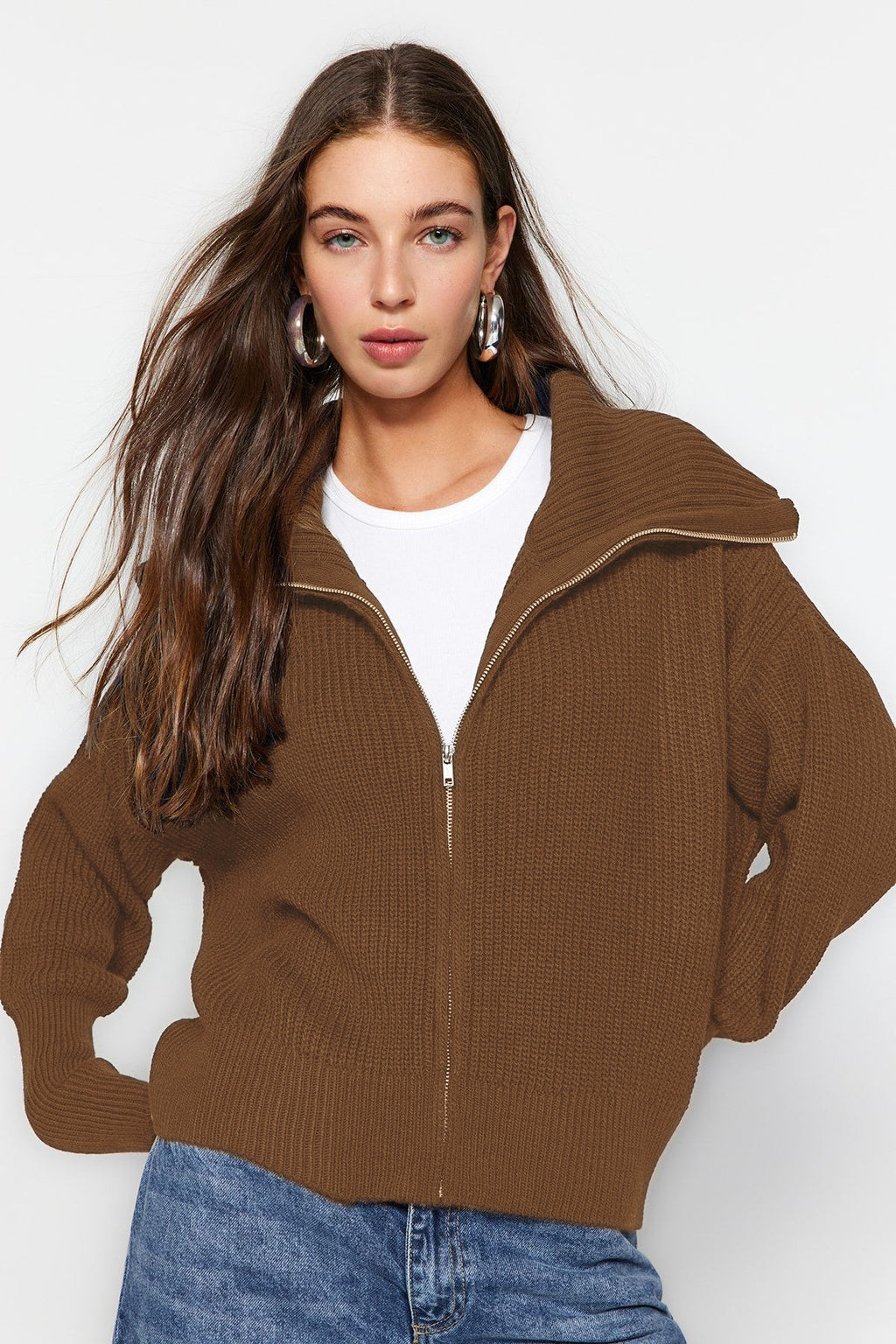 Açık Kahverengi Geniş Kalıp Devrik Yaka Fermuarlı Triko Hırka TWOAW24HI00072