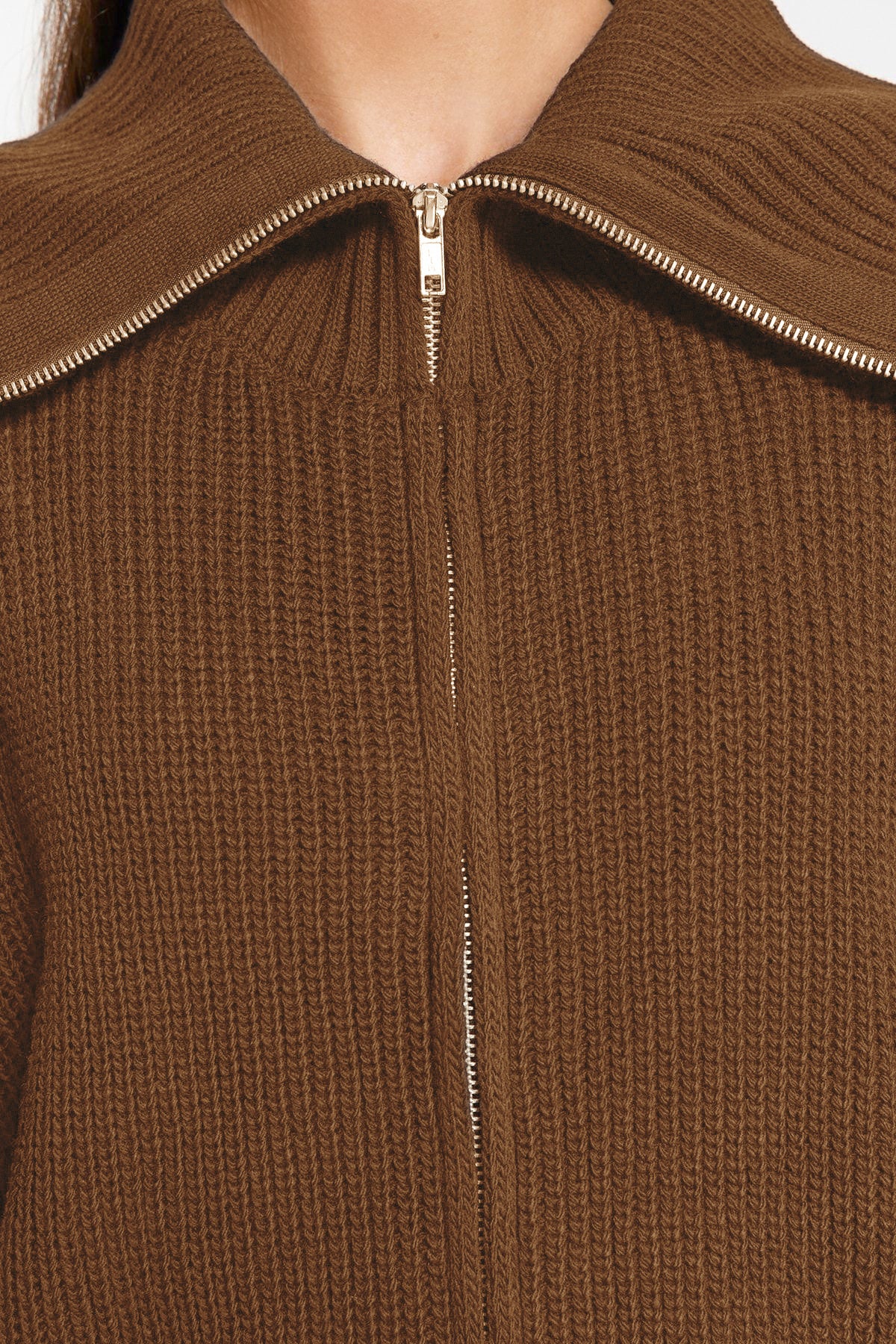 Açık Kahverengi Geniş Kalıp Devrik Yaka Fermuarlı Triko Hırka TWOAW24HI00072