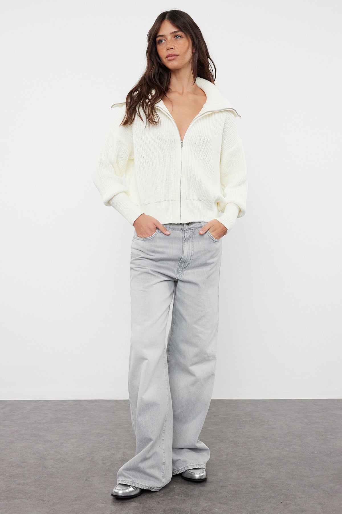 Ekru Geniş Kalıp Devrik Yaka Fermuarlı Triko Hırka TWOAW24HI00072 Secondary image