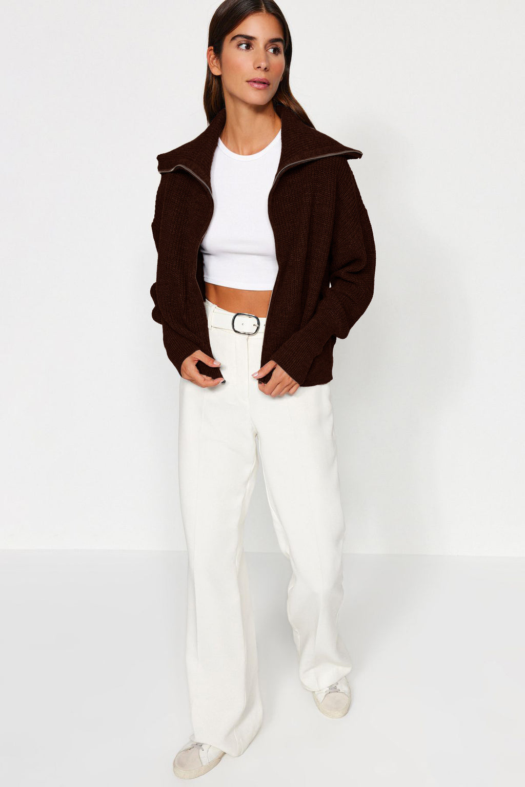 Koyu Kahverengi Geniş Kalıp Devrik Yaka Fermuarlı Triko Hırka TWOAW24HI00072