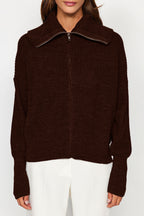 Koyu Kahverengi Geniş Kalıp Devrik Yaka Fermuarlı Triko Hırka TWOAW24HI00072