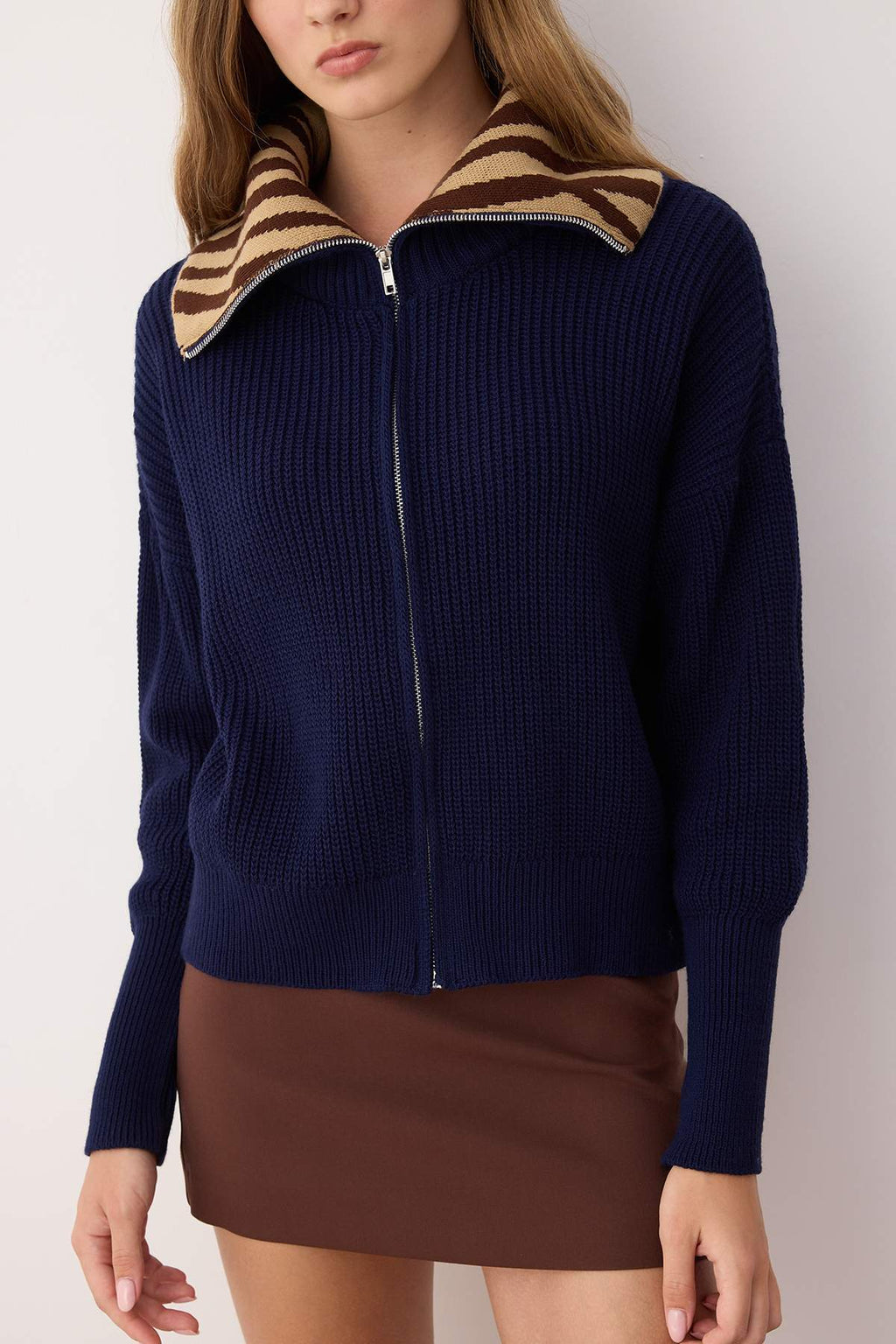 Lacivert*002 Geniş Kalıp Leopar Desenli Devrik Yaka Fermuarlı Triko Hırka TWOAW24HI00072