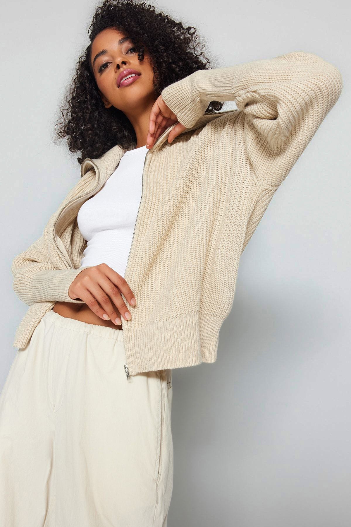 Taş Geniş Kalıp Devrik Yaka Fermuarlı Triko Hırka TWOAW24HI00072 Secondary image