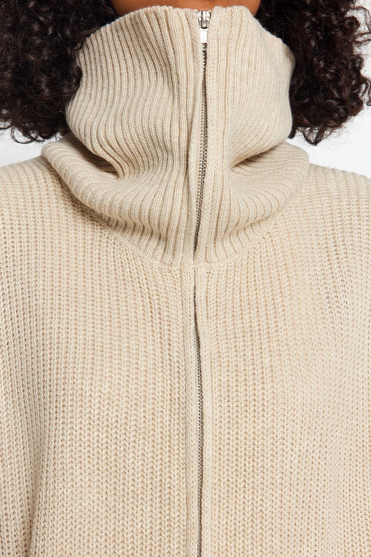 Taş Geniş Kalıp Devrik Yaka Fermuarlı Triko Hırka TWOAW24HI00072