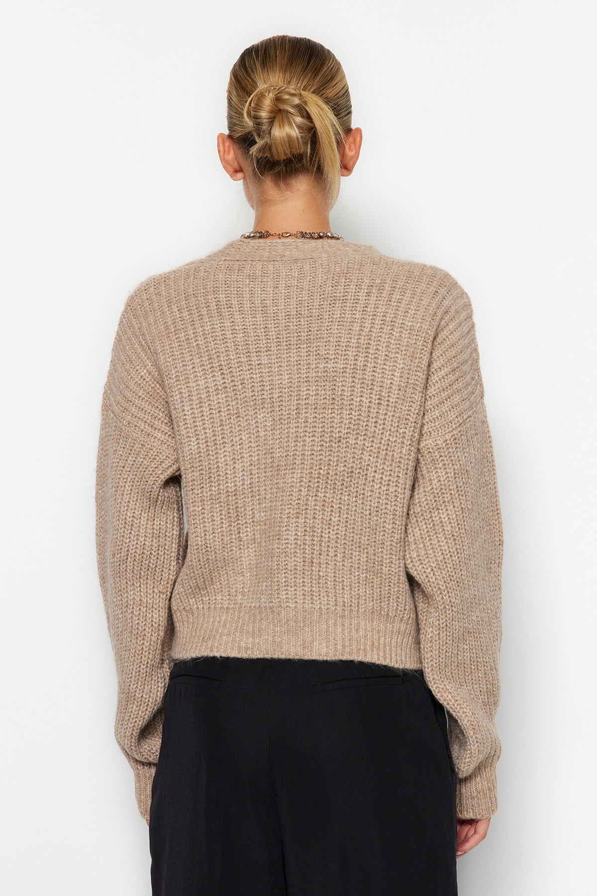 Limited Edition Bej Yumuşak Dokulu Kurdele/Fiyonk Detaylı Saç Örgü Triko Kazak TWOAW22KZ1947