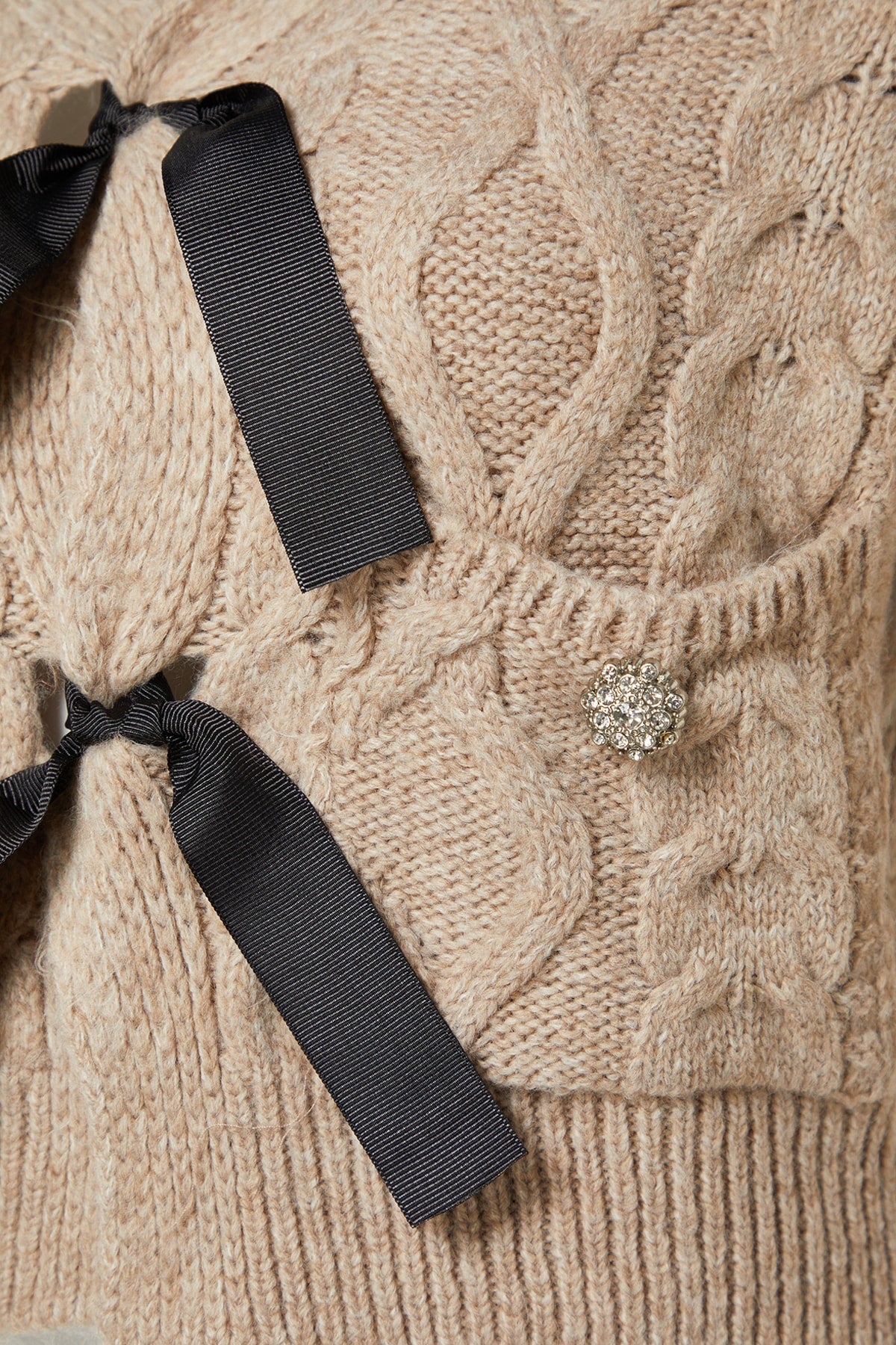 Limited Edition Bej Yumuşak Dokulu Kurdele/Fiyonk Detaylı Saç Örgü Triko Kazak TWOAW22KZ1947