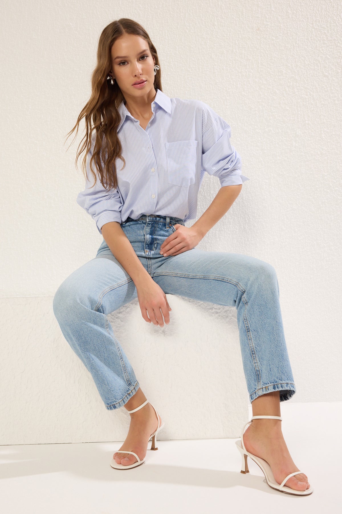 Mavi Yüksek Bel Düz Kesim Straight %100 Pamuk Non-Stretch Jeans TWOSS23JE00089 Secondary image