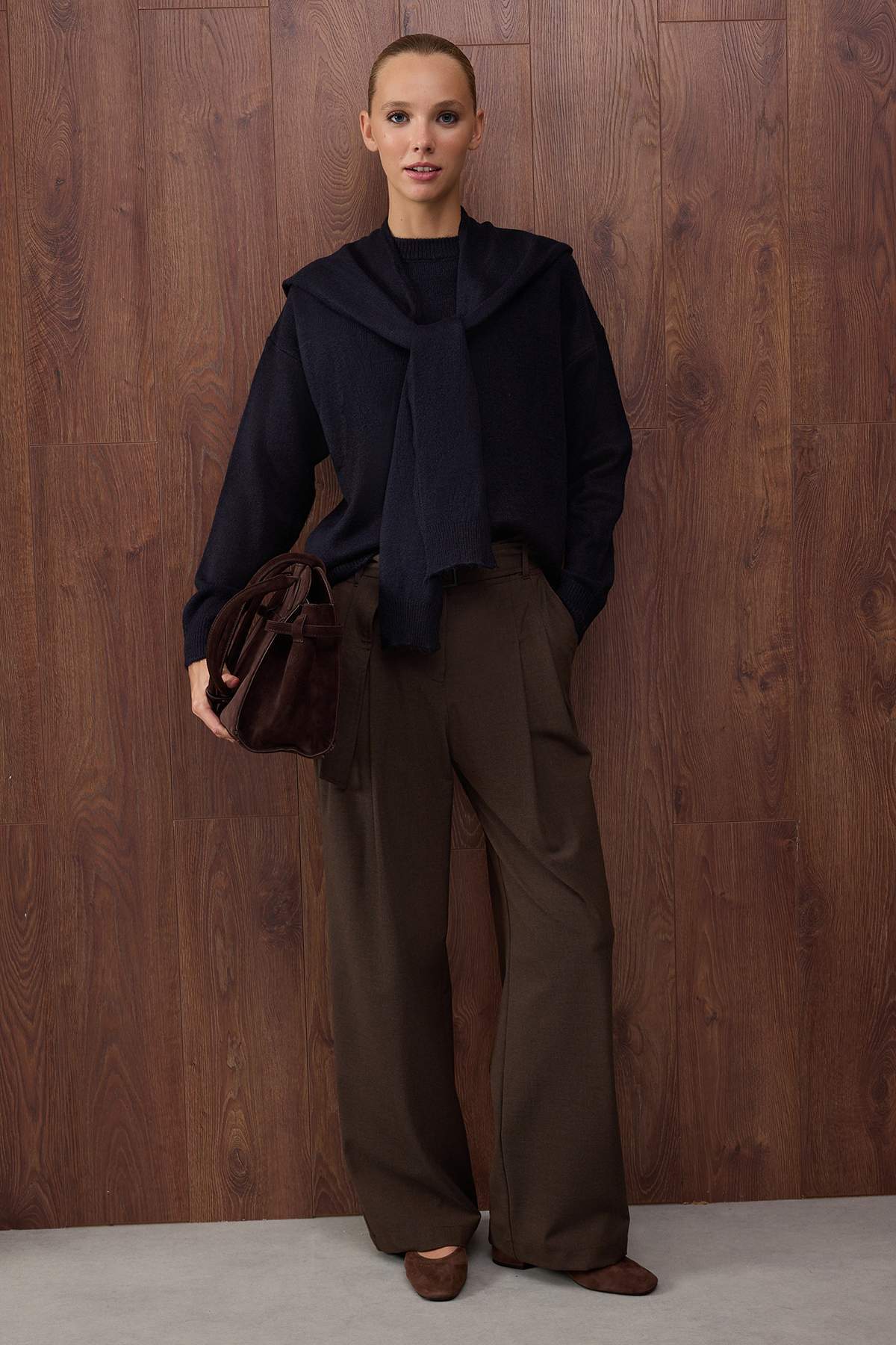 Özel Koleksiyon Lacivert Yumuşak Dokulu Geniş Kalıp Şallı Triko Kazak TWOAW26KZ00166 Secondary image