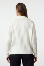 Ekru Yumuşak Dokulu Polo Yaka Triko Kazak TWOAW24KZ00678