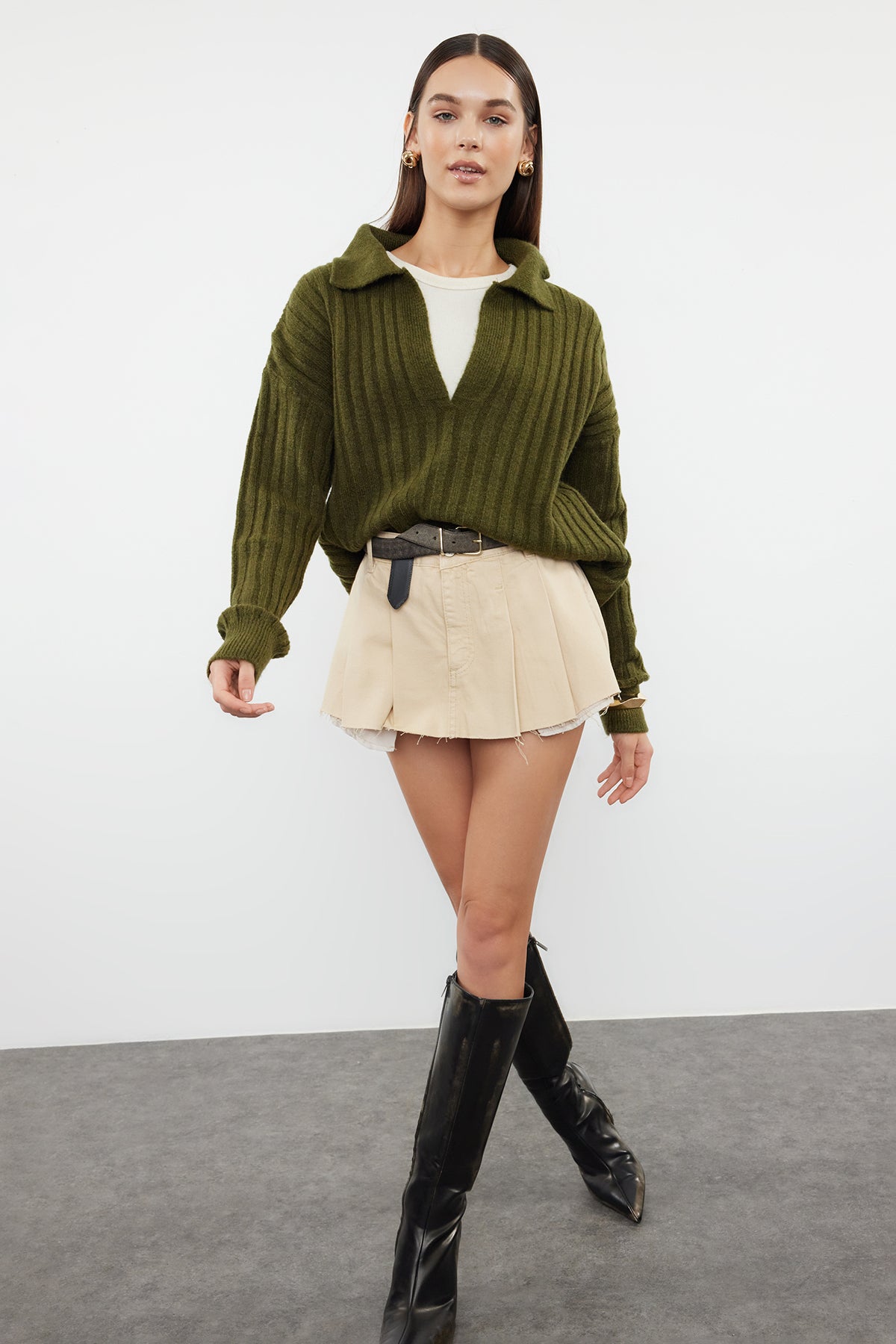 Haki Yumuşak Dokulu Polo Yaka Triko Kazak TWOAW24KZ00678 Secondary image