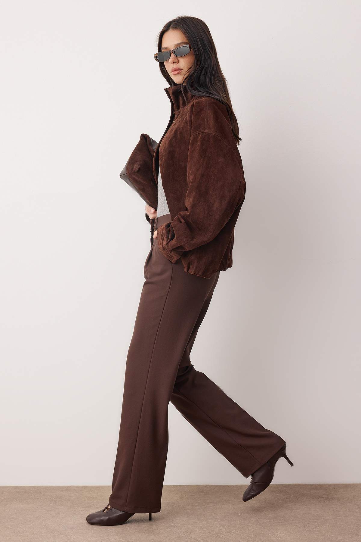 Koyu Kahverengi Limited Edition Straight/Düz Kesim Pilili Dokuma Kumaş Pantolon TWOAW23PL00401 Secondary image