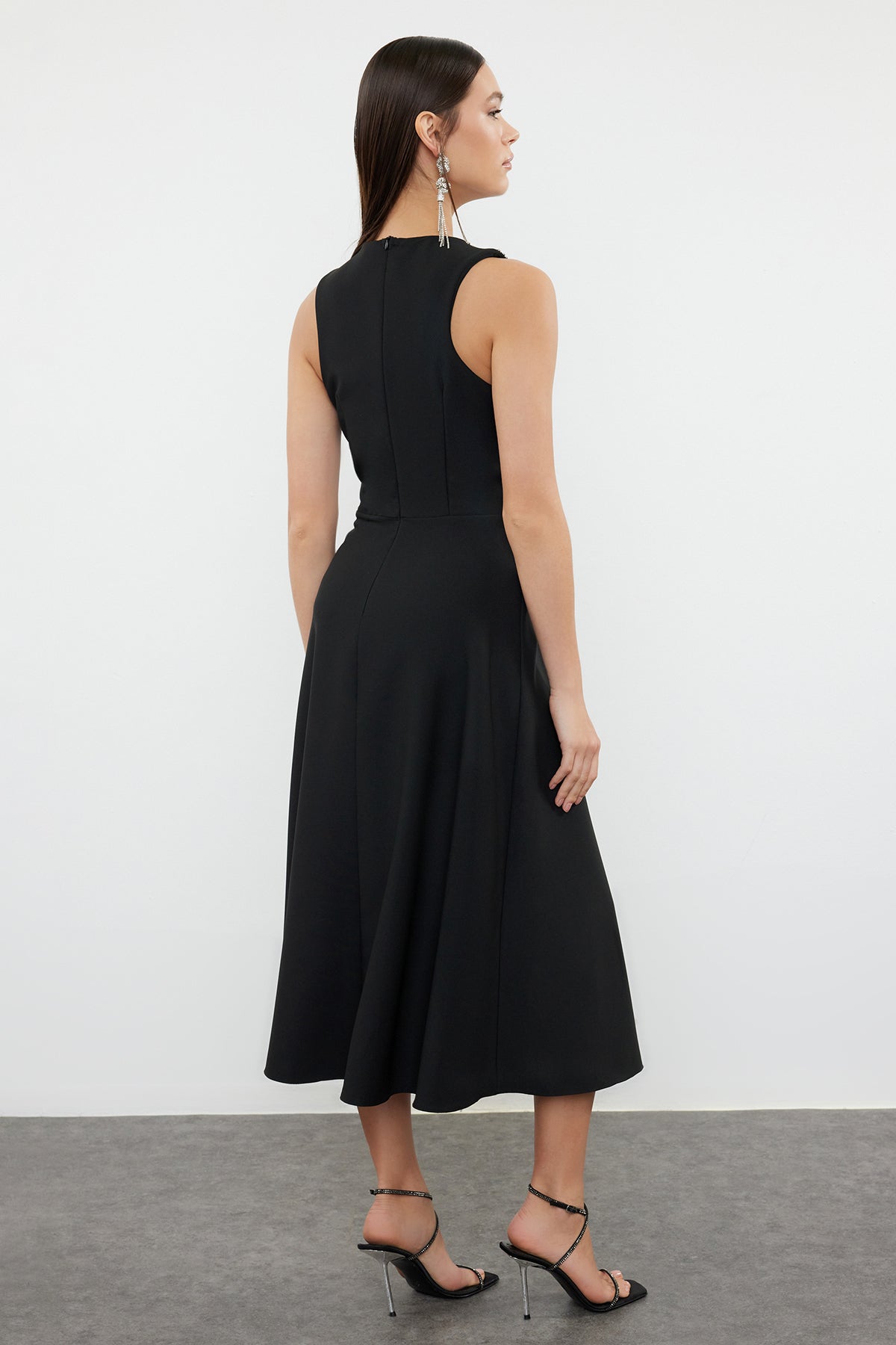 Siyah A-Kesim Taş Aksesuarlı Dokuma Elbise TPRSS24EL00178