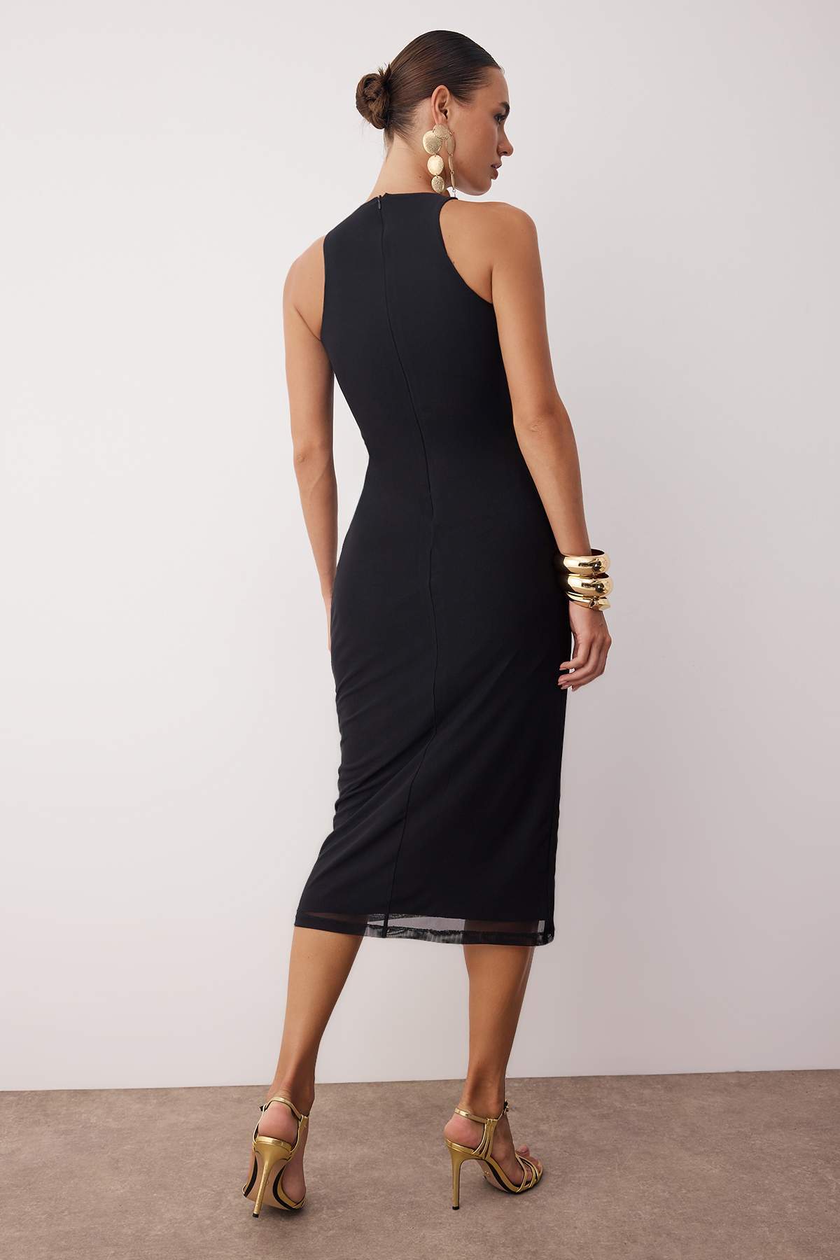 Siyah Çiçekli Vücudu Saran Örme Tül Midi Astarlı Mezuniyet/Balo Yılbaşı Elbisesi TPRSS24EL00202