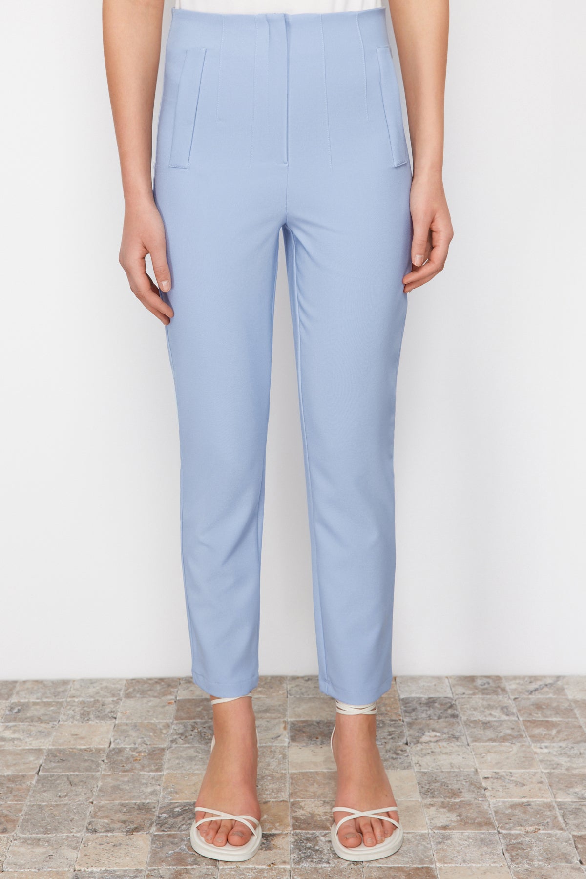 Açık Mavi Cigarette Kalıp Pensli Yüksek Bel Bilek Boy Dokuma Kumaş Pantolon TWOSS20PL0515