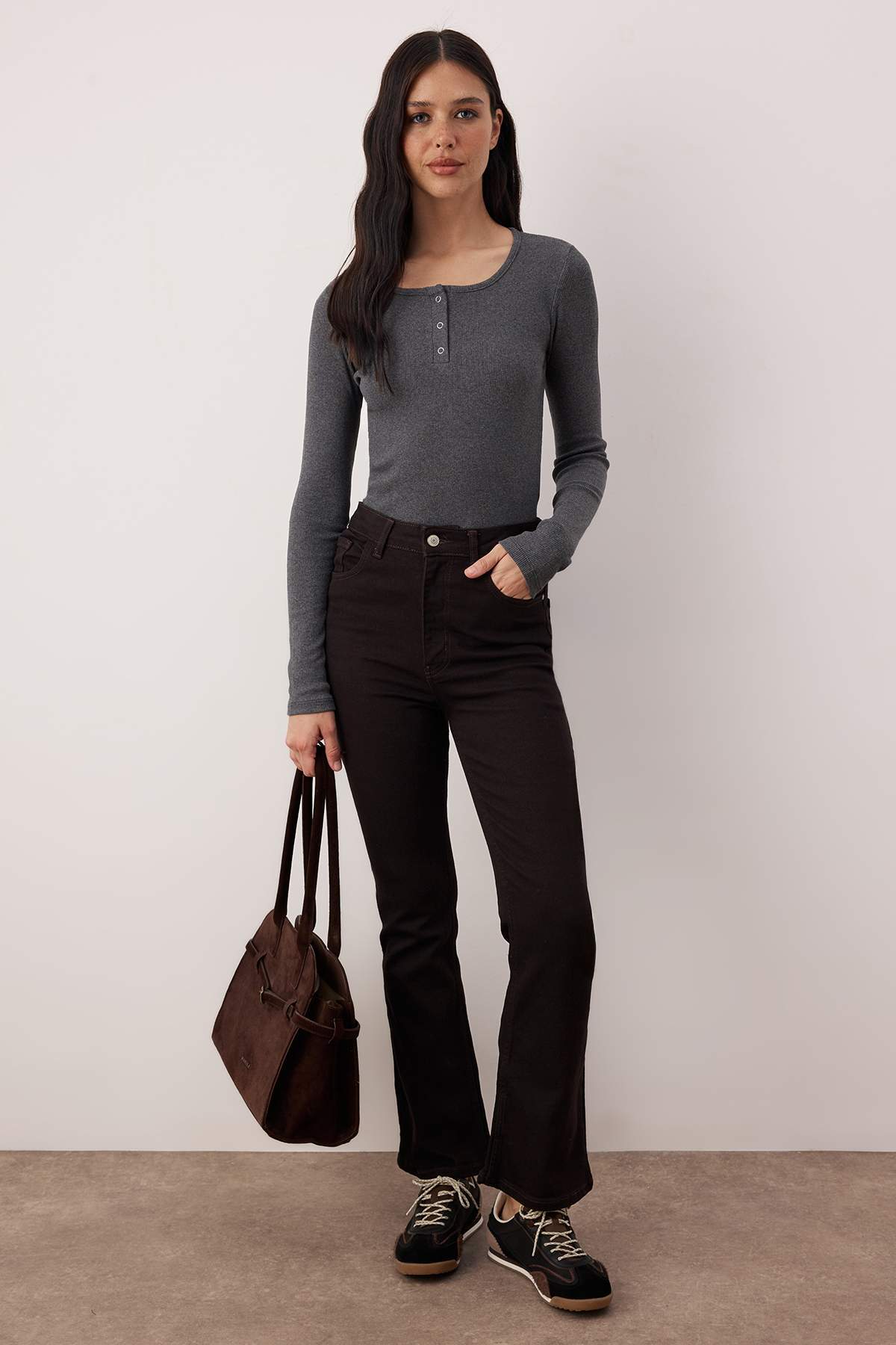 Antrasit Çıtçıtlı Fitted/Vücuda Oturan Fitilli Esnek Örme Bluz TWOAW25BZ00080