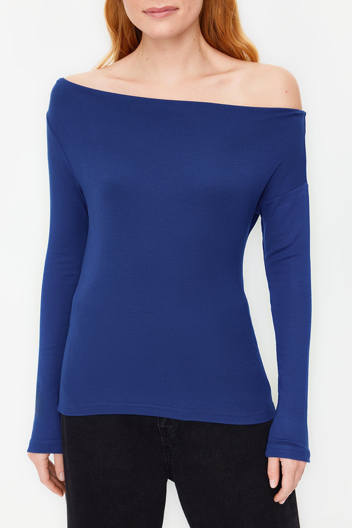 Açık Lacivert Premium Yumuşak Kumaşlı Fitted/Vücuda Oturan Kayık Yaka Örme Bluz TWOAW24BZ00227