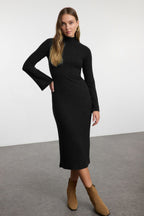 Siyah Düz Yırtmaçlı Midi Bodycone/Vücuda Oturan Fitilli Esnek Örme Elbise TWOAW25EL00568