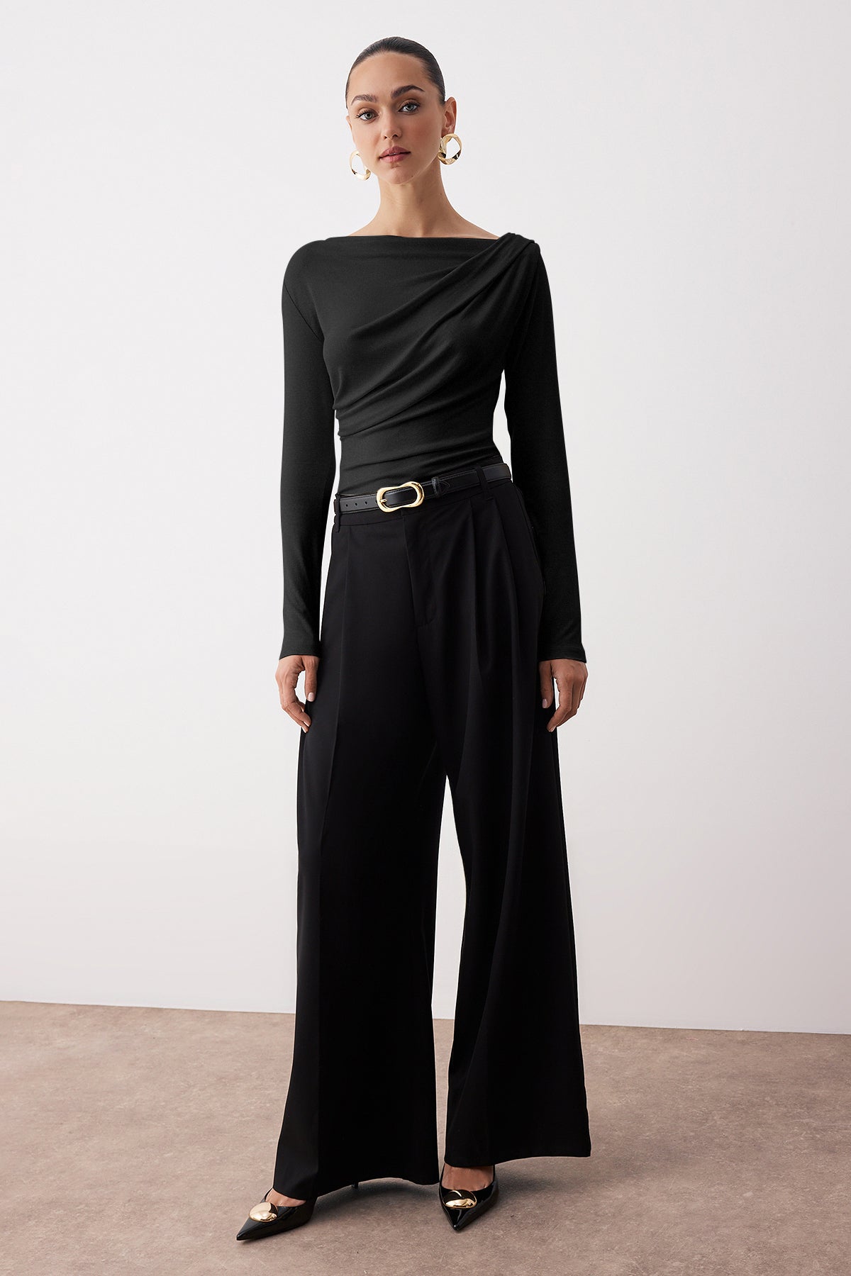 Siyah Fitted/Vücuda Oturan Asimetrik yaka Detaylı Yumuşak Kumaşlı Esnek Örme Bluz TWOAW26BZ00088 Secondary image