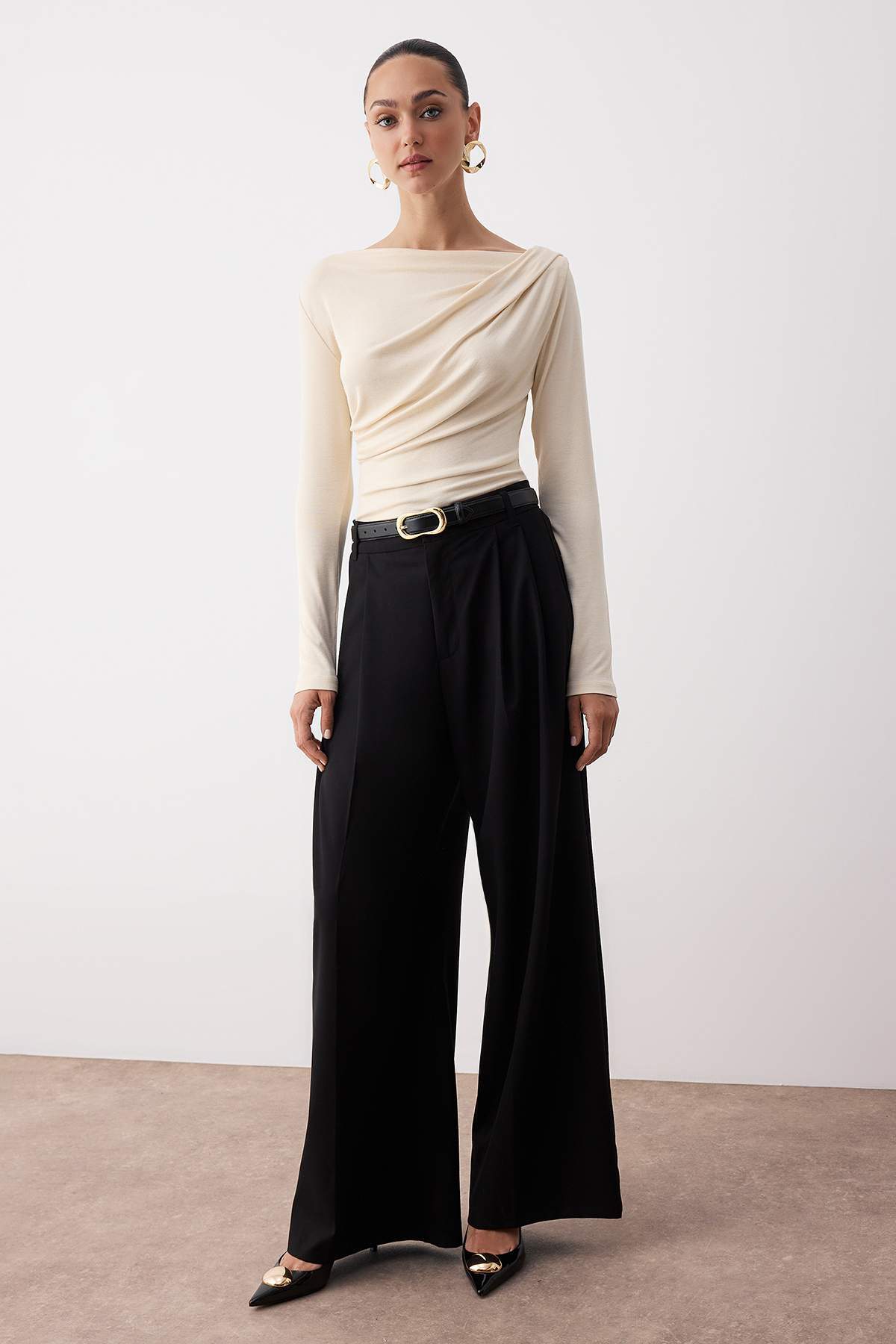 Taş Fitted/Vücuda Oturan Asimetrik yaka Detaylı Yumuşak Kumaşlı Esnek Örme Bluz TWOAW26BZ00088 Secondary image