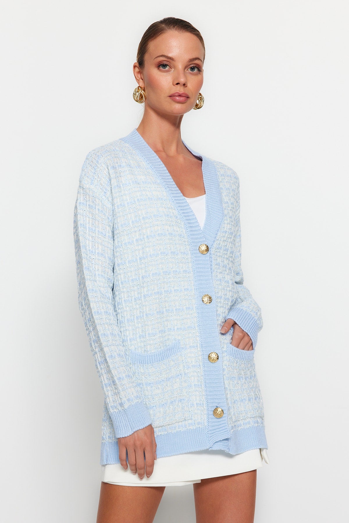 Açık Mavi Geniş Kalıp Tüvit Görünümlü Simli Triko Hırka TWOAW21HI0250 Secondary image