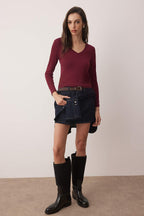 Bordo Premium Yumuşak Kumaşlı V Yaka Fitted/Vücuda Oturan Esnek Örme Bluz TWOAW24BZ00050