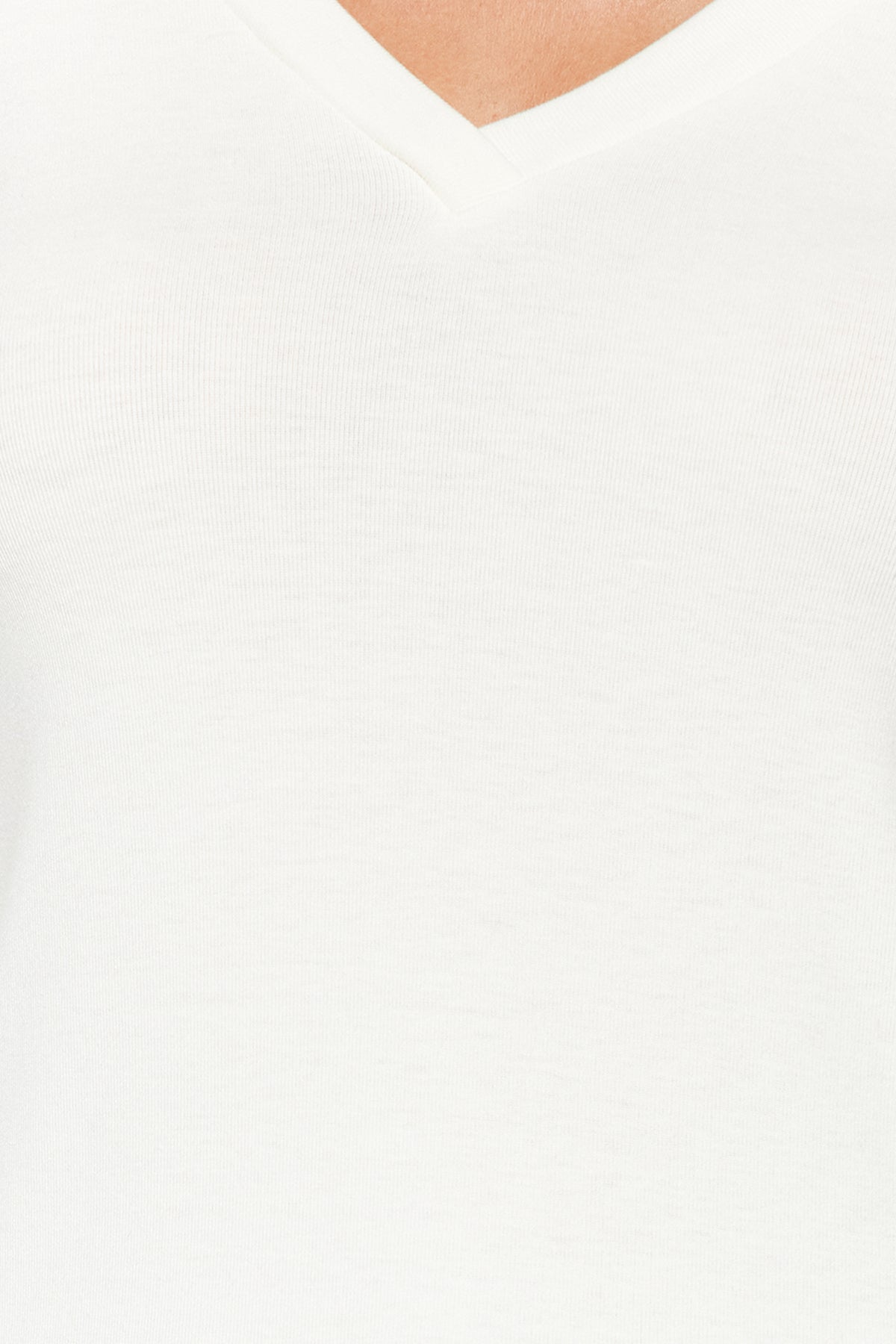 Ekru Premium Yumuşak Kumaşlı V Yaka Fitted/Vücuda Oturan Esnek Örme Bluz TWOAW24BZ00050