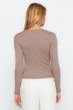 Vizon Premium Yumuşak Kumaşlı V Yaka Fitted/Vücuda Oturan Esnek Örme Bluz TWOAW24BZ00050