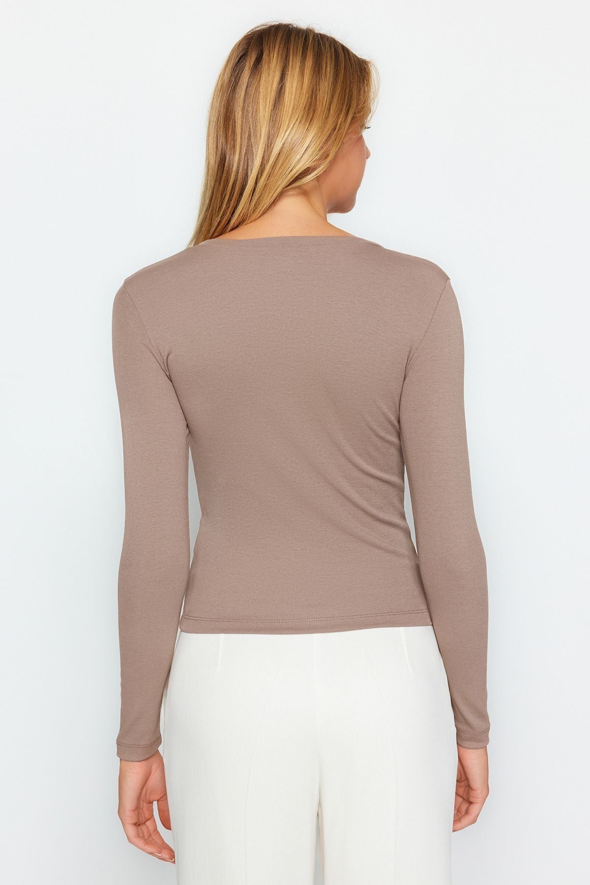 Vizon Premium Yumuşak Kumaşlı V Yaka Fitted/Vücuda Oturan Esnek Örme Bluz TWOAW24BZ00050