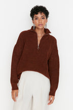 More Sustainable Kahverengi Yumuşak Dokulu Fermuarlı Triko Kazak TWOAW20XS0009