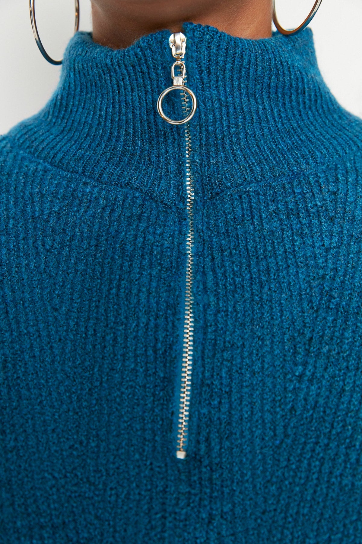 Mavi Yumuşak Dokulu Fermuarlı Triko Kazak TWOAW20XS0009