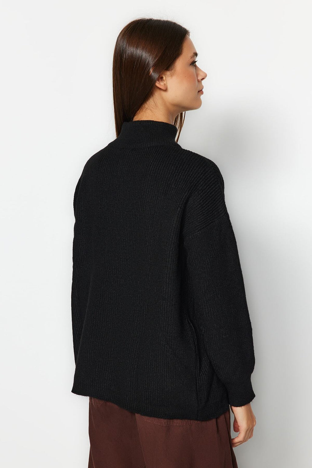 Siyah Yumuşak Dokulu Fermuarlı Triko Kazak TWOAW20XS0009