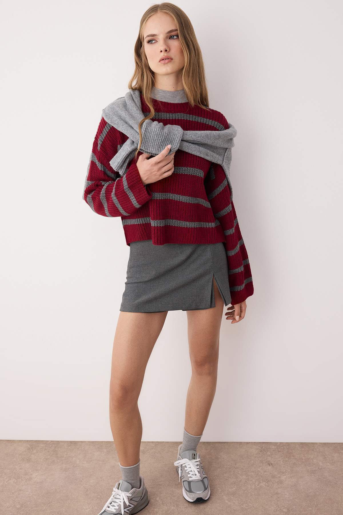 Bordo Crop Basic Geniş Kalıp Çizgili Triko Kazak TWOAW23KZ00390 Secondary image