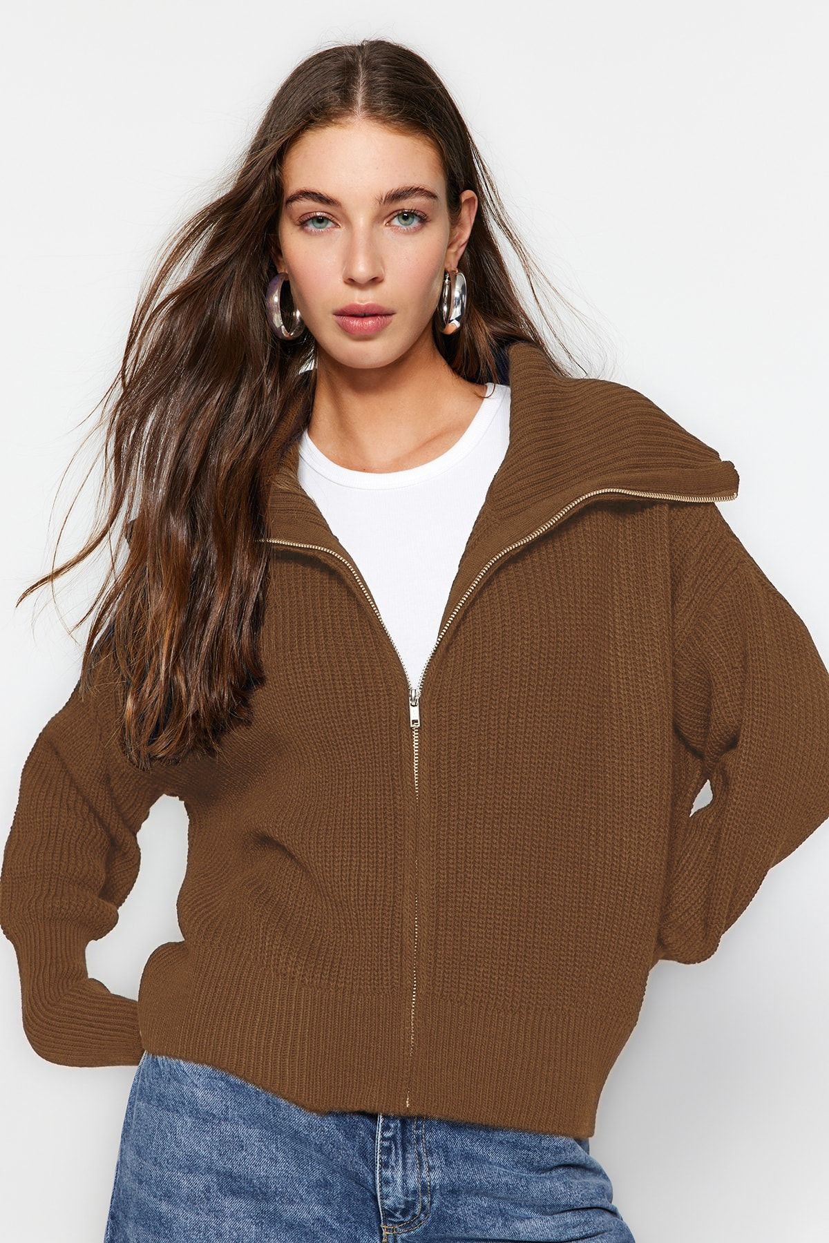 Açık Kahverengi Geniş Kalıp Devrik Yaka Fermuarlı Triko Hırka TWOAW24HI00072 Secondary image