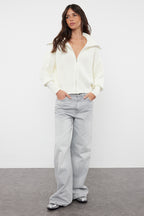 Ekru Geniş Kalıp Devrik Yaka Fermuarlı Triko Hırka TWOAW24HI00072