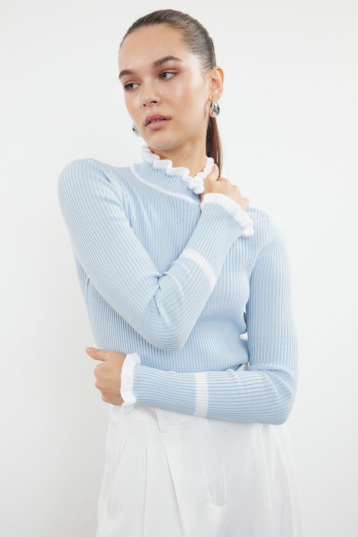 Açık Mavi Renk Bloklu Triko Kazak TWOAW22KZ1250 Main image