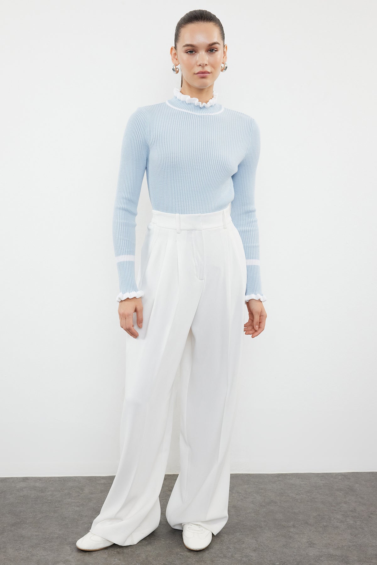 Açık Mavi Renk Bloklu Triko Kazak TWOAW22KZ1250