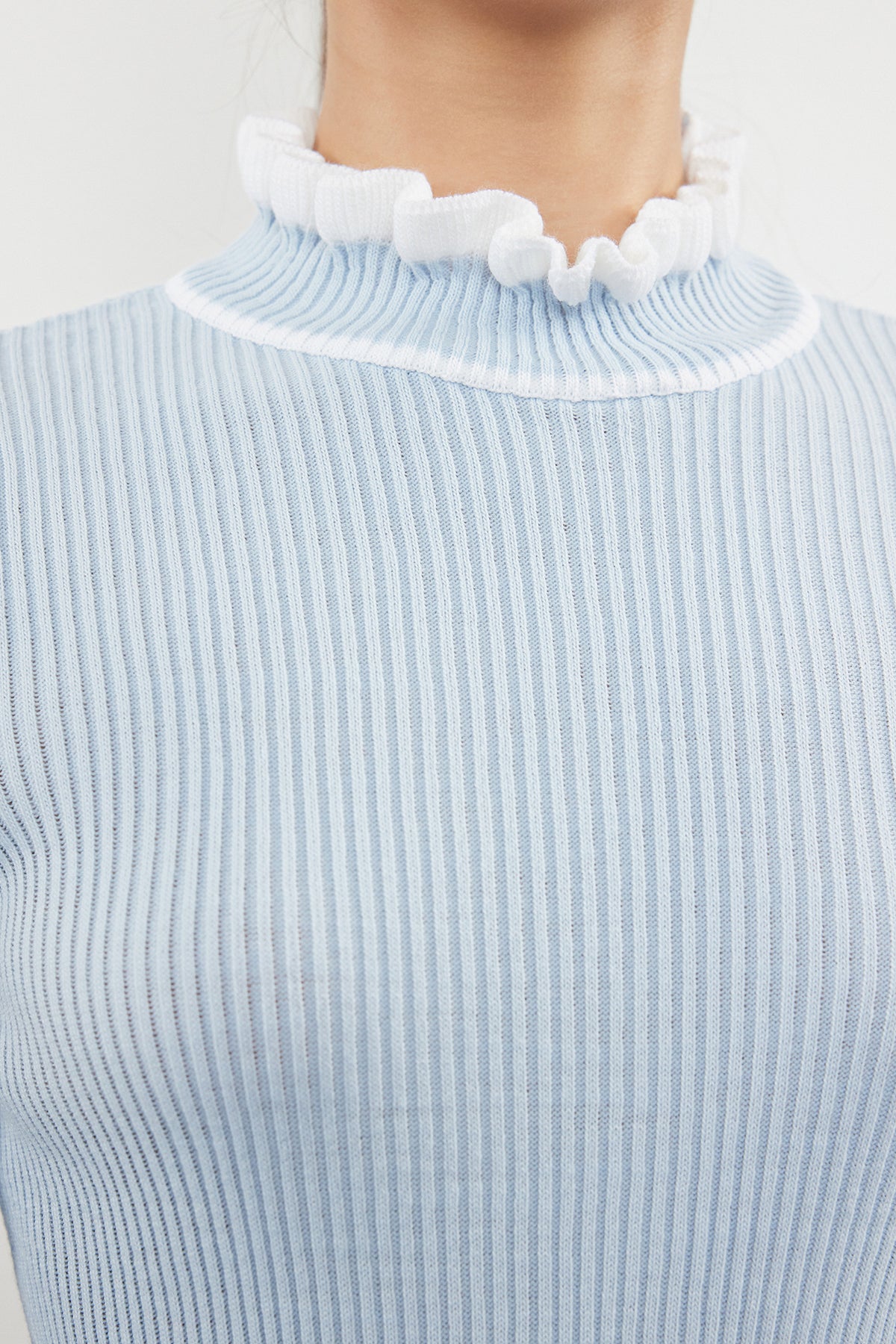 Açık Mavi Renk Bloklu Triko Kazak TWOAW22KZ1250