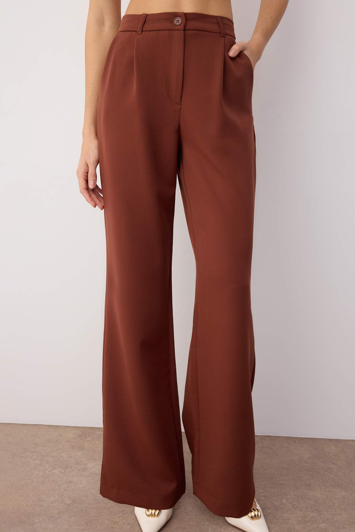 Koyu Kahverengi Yüksek Bel Wide Leg/Geniş Paça Pilili Dokuma Kumaş Pantolon TWOAW21PL0076