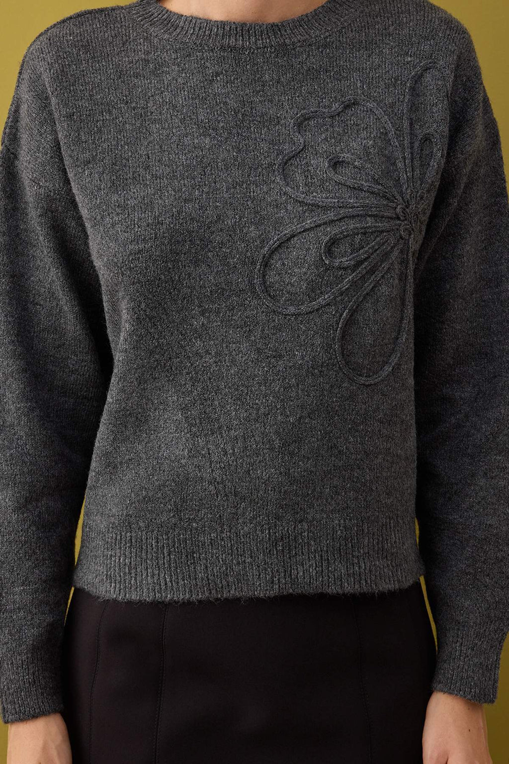 Antrasit Yumuşak Dokulu Çiçek Desen İşlmeli Triko Kazak TWOAW26KZ00110