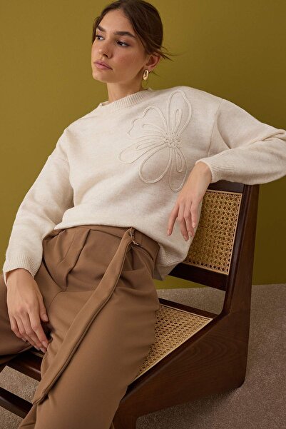 Antrasit Yumuşak Dokulu Çiçek Desen İşlmeli Triko Kazak TWOAW26KZ00110