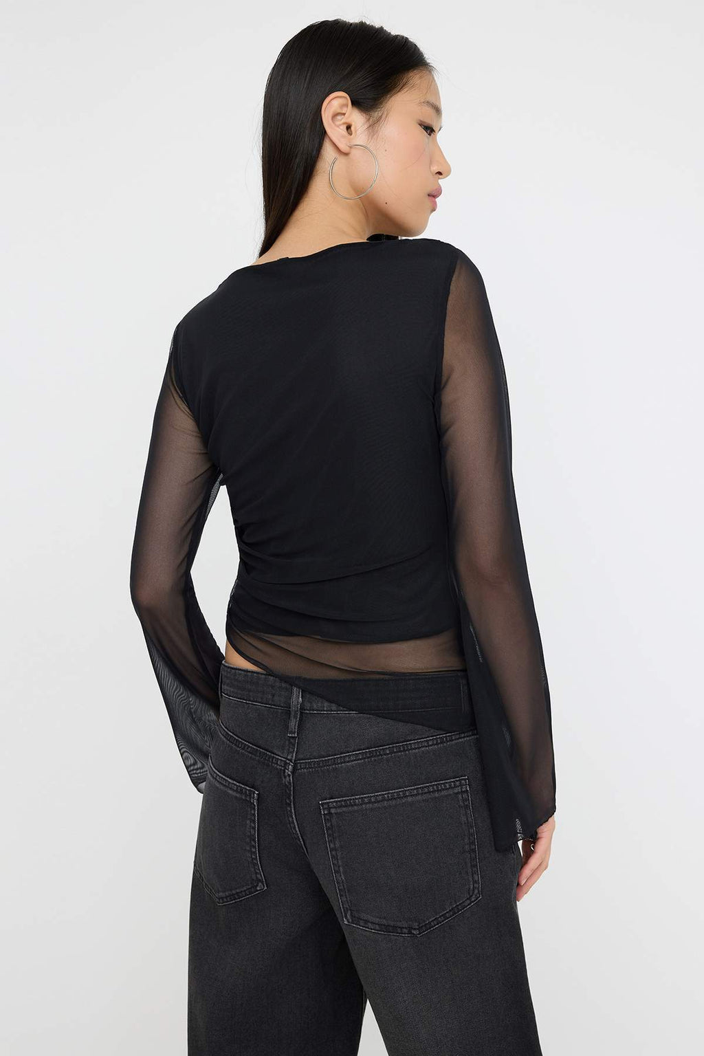 Teen Düz Kayık Yaka Asimetrik Detaylı Vücuda Oturan Esnek Örme Tül Bluz TWOAW26BZ00128