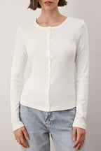 Ekru Düğmeli Vücuda Oturan Esnek Örme Bluz TWOAW26BZ00007