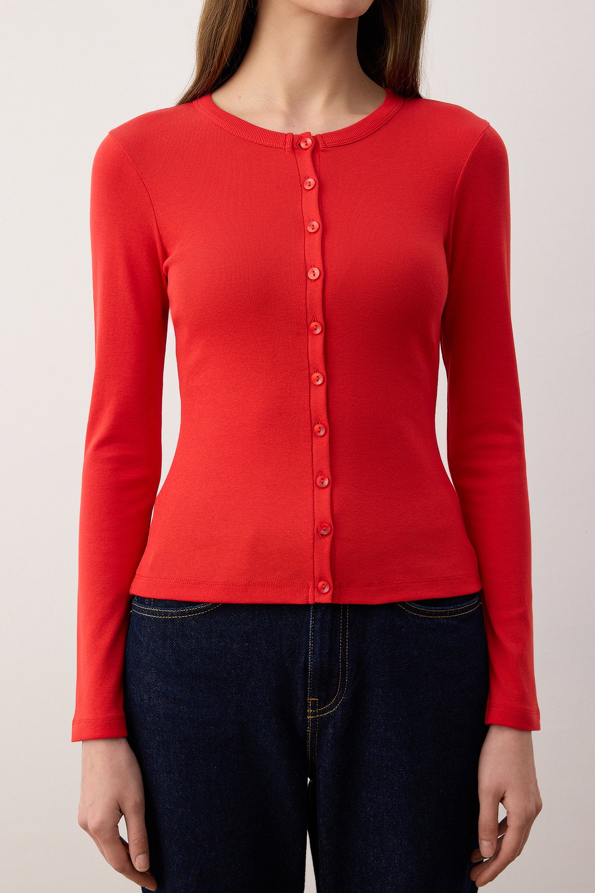 Kırmızı Düğmeli Vücuda Oturan Esnek Örme Bluz | TWOAW26BZ00007