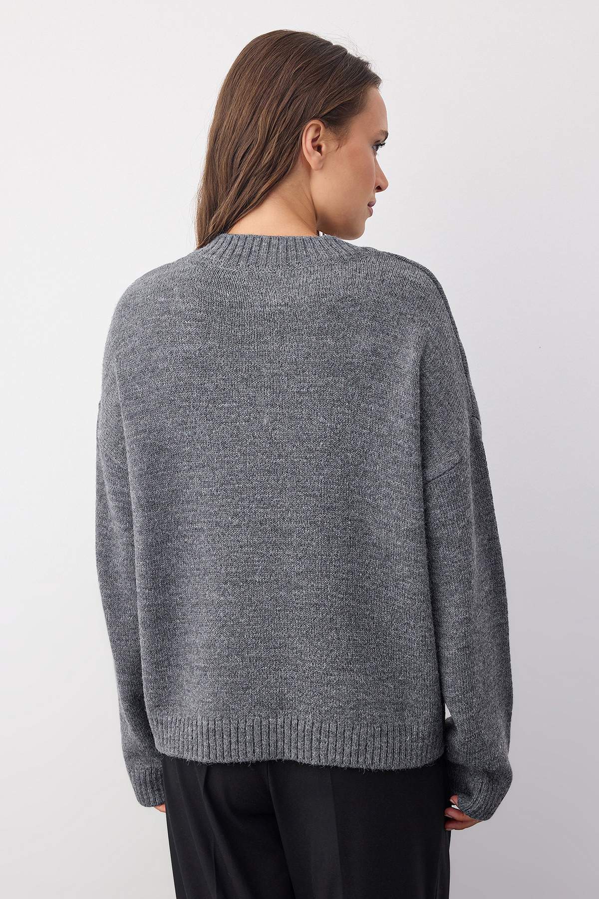 Wardrobe Essentials Antrasit Basic Geniş Kalıp Yumuşak Dokulu Triko Kazak | TWOAW26KZ00091