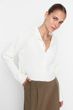 Ekru Crop Yumuşak Dokulu Dik Yaka Triko Hırka TWOAW22HI0174