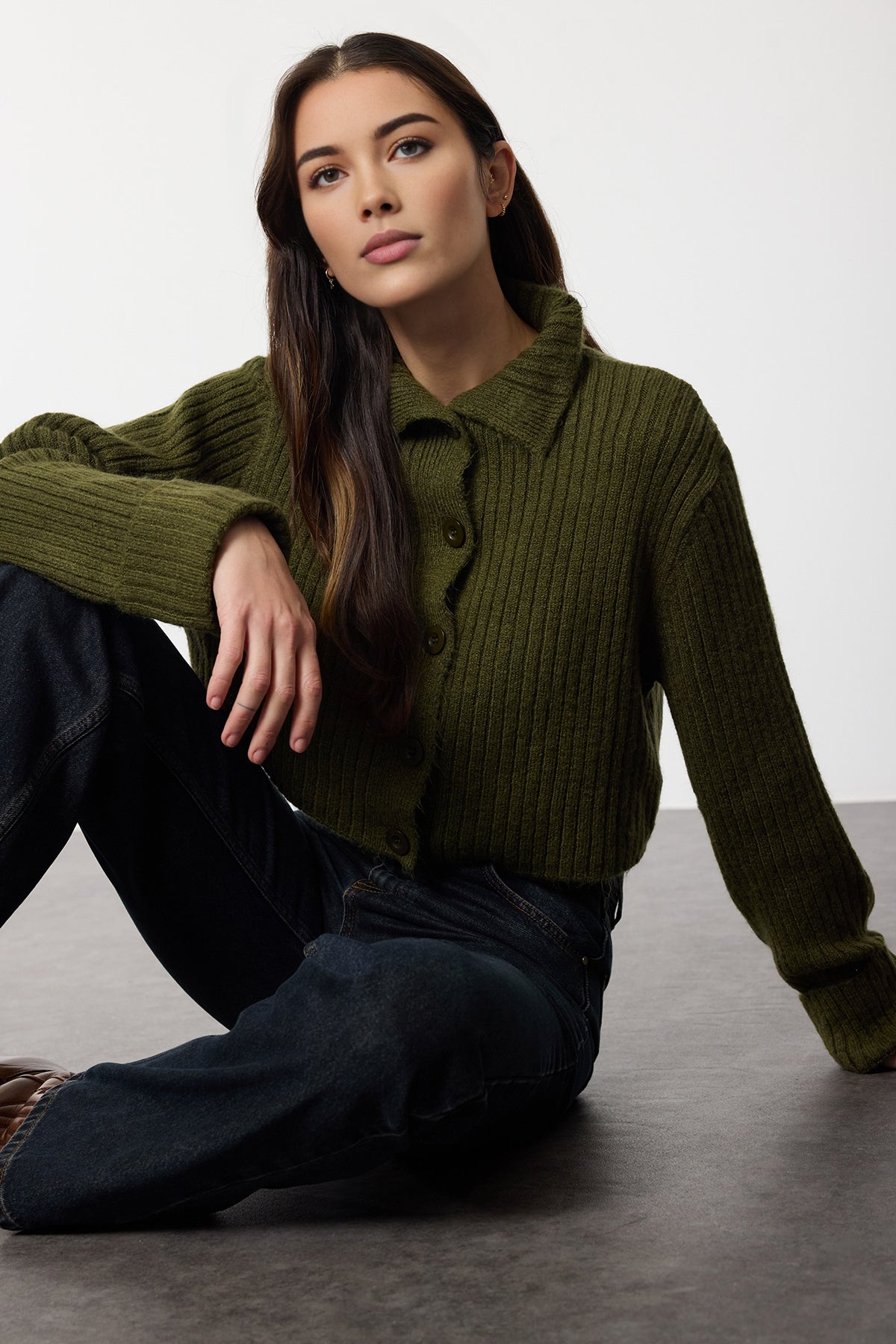 Haki Crop Yumuşak Dokulu Dik Yaka Triko Hırka TWOAW22HI0174 Main image