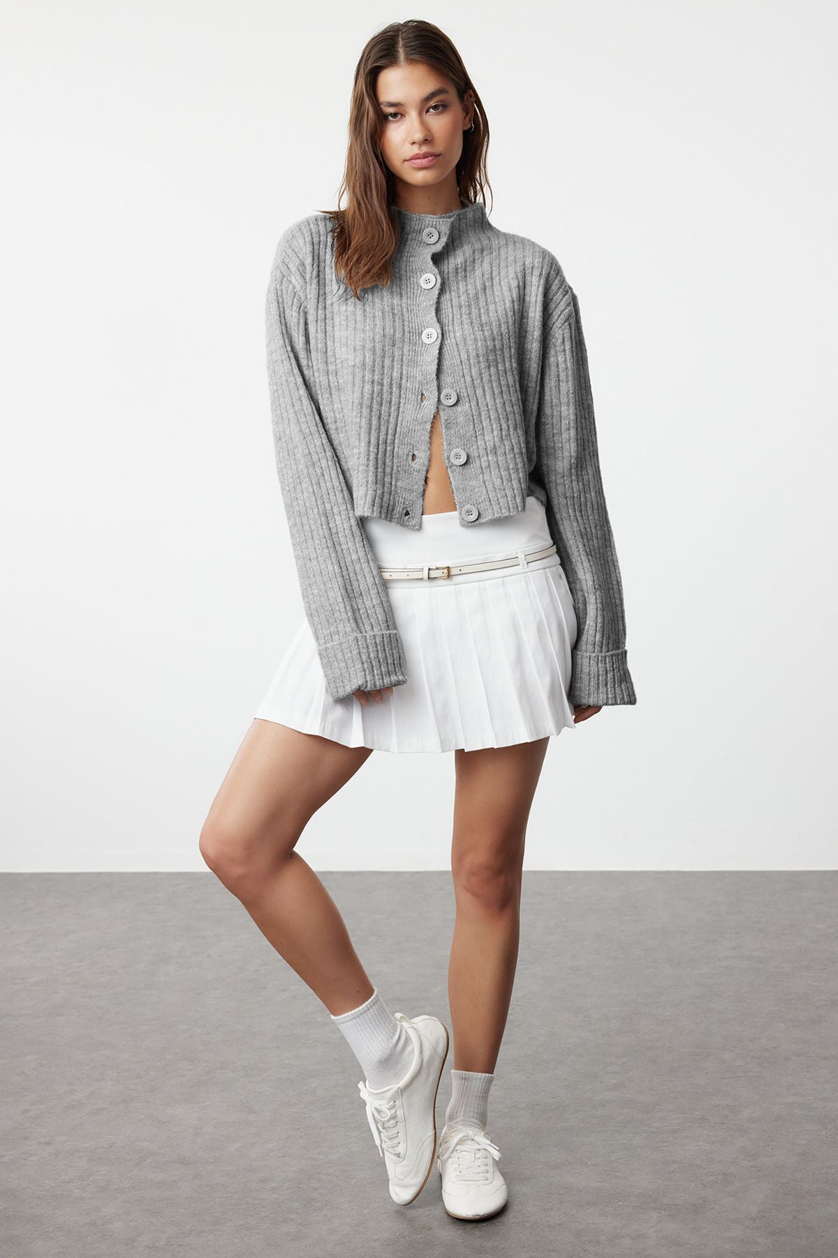 Koyu Gri Crop Yumuşak Dokulu Dik Yaka Triko Hırka TWOAW22HI0174