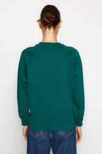 Zümrüt Yeşili Relaxed/Rahat Kalıp Basic Reglan Kol Bisiklet Yaka Örme Sweatshirt TWOAW24SW00104