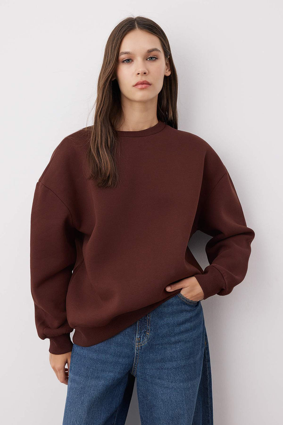 Dark brown oversized relaxed fit crew neck thick fleece lined knit sweatshirt